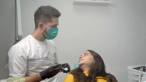 Stock Video Dentist Checking Teeth Live Wallpaper For PC - Free Live Wallpaper