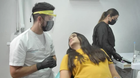 Stock Video Dentist And Patient Before Surgery Live Wallpaper For PC - Free Live Wallpaper