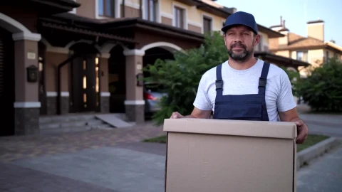 Stock Video Delivery Man Carrying A Large Box Live Wallpaper For PC - Free Live Wallpaper
