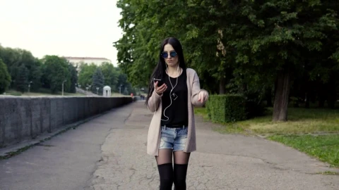 Stock Video Dancing While Walking Down The Street Live Wallpaper For PC - Free Live Wallpaper