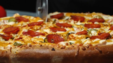 Stock Video Cutting Through A Fresh Pizza Live Wallpaper For PC - Free Live Wallpaper