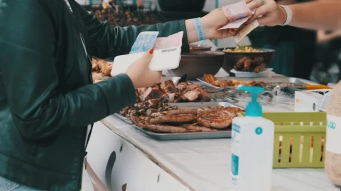 Stock Video Customer Buying Grilled Meat At The Market Live Wallpaper For PC - Free Live Wallpaper