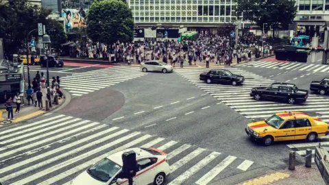 Stock Video Crowds Of People Cross A Street Junction Live Wallpaper For PC - Free Live Wallpaper
