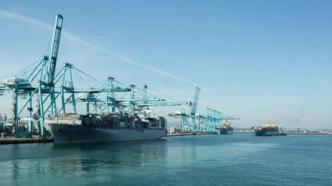 Stock Video Cranes Working On Unloading Dock Live Wallpaper For PC - Free Live Wallpaper