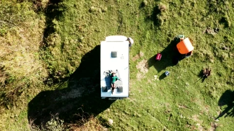 Stock Video Couple With A Retro Camper Live Wallpaper For PC - Free Live Wallpaper