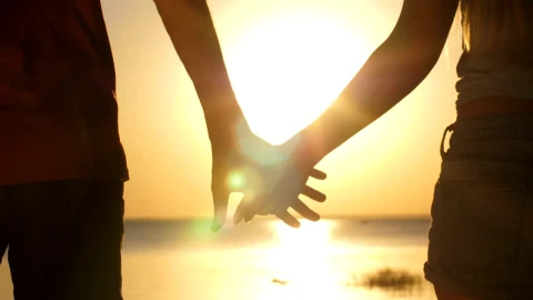 Stock Video Couple Walking Towards The Sunset Live Wallpaper For PC - Free Live Wallpaper