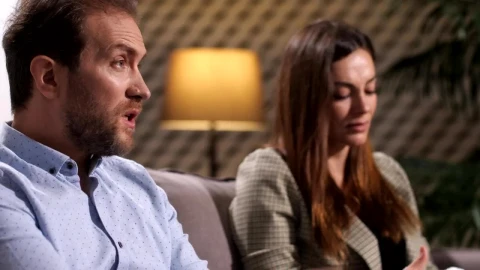 Stock Video Couple Speaking To A Therapist Live Wallpaper For PC - Free Live Wallpaper