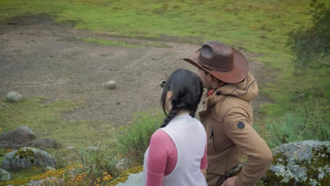 Stock Video Couple Of Travelers Admiring The View Live Wallpaper For PC - Free Live Wallpaper