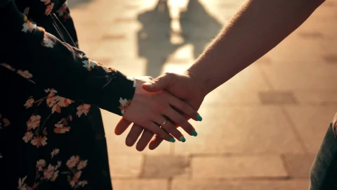 Stock Video Couple Holding Hands In A Walk Live Wallpaper For PC - Free Live Wallpaper