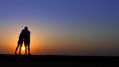 Stock Video Couple Enjoying A Romantic Sunset Live Wallpaper For PC - Free Live Wallpaper