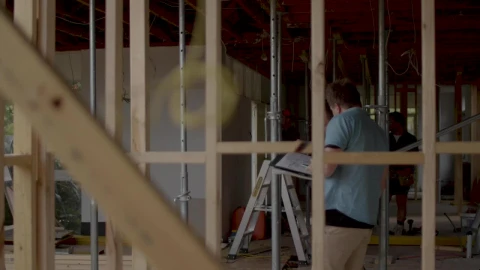 Stock Video Construction Workers At A House Under Construction Live Wallpaper For PC - Free Live Wallpaper