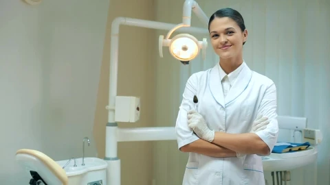 Stock Video Confident And Professional Female Dentist Live Wallpaper For PC - Free Live Wallpaper