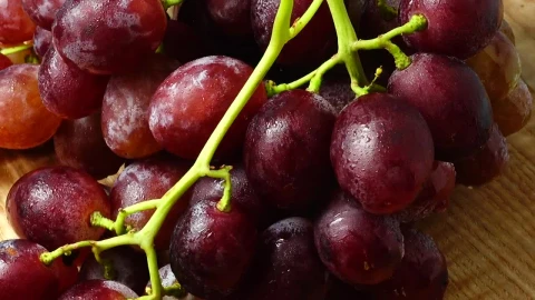 Stock Video Cold Grapes On The Table Live Wallpaper For PC - Free Live Wallpaper