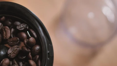Stock Video Coffee Beans In A Home Coffee Maker Live Wallpaper For PC - Free Live Wallpaper