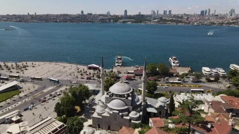 Stock Video Coast Of A Sunny City With A Couple Of Yachts Live Wallpaper For PC - Free Live Wallpaper