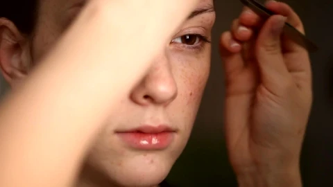 Stock Video Eyebrows Prepartion On Model Live Wallpaper For PC - Free Live Wallpaper