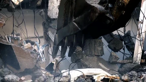 Stock Video Excavator Removing Debris Close Up Live Wallpaper For PC - Free Live Wallpaper