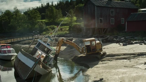 Stock Video Excavator Trying To Refloat A Boat Live Wallpaper For PC - Free Live Wallpaper