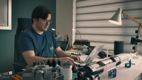 Stock Video Engineer Working On His Computers In His Workshop Live Wallpaper For PC - Free Live Wallpaper