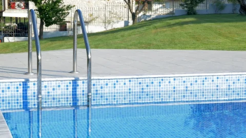 Stock Video Empty Community Pool Live Wallpaper For PC - Free Live Wallpaper