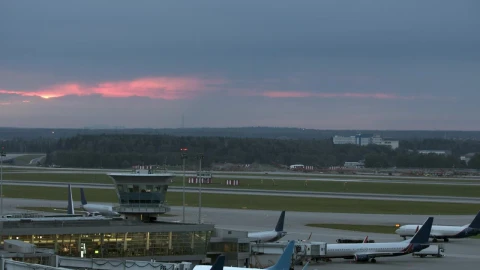 Stock Video Early Morning Flights Taking Off Live Wallpaper For PC - Free Live Wallpaper