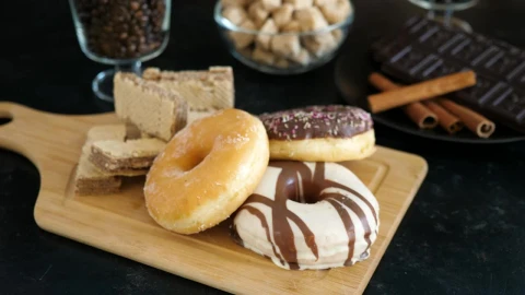 Stock Video Donuts With Other Cakes Live Wallpaper For PC - Free Live Wallpaper