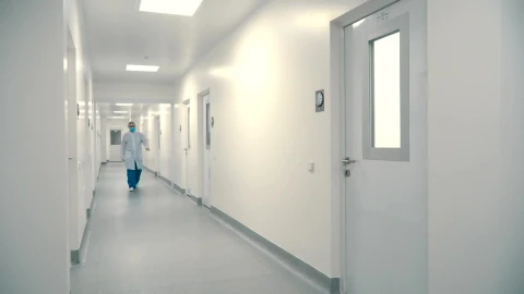 Stock Video Doctor Wearing Mask And Gloves For Protection Live Wallpaper For PC - Free Live Wallpaper