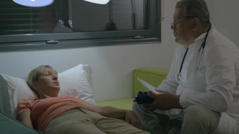Stock Video Doctor During A Home Visit Live Wallpaper For PC - Free Live Wallpaper