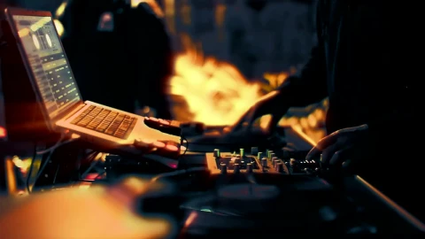 Stock Video Dj Mixing Acetate Discs Live Wallpaper For PC - Free Live Wallpaper