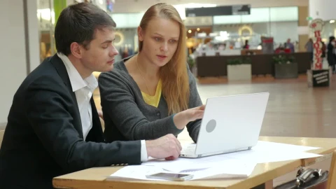 Stock Video Discussing Company Plans Live Wallpaper For PC - Free Live Wallpaper