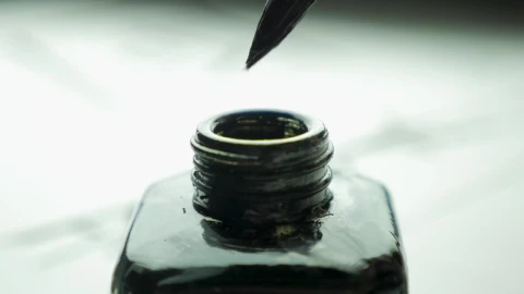Stock Video Dipping A Brush In A Paint Jar Live Wallpaper For PC - Free Live Wallpaper