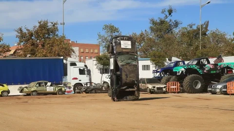 Stock Video Destroying Old Cars At A Show Live Wallpaper For PC - Free Live Wallpaper