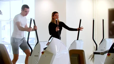 Stock Video Friends Exercising At A Modern Gym Live Wallpaper For PC - Free Live Wallpaper