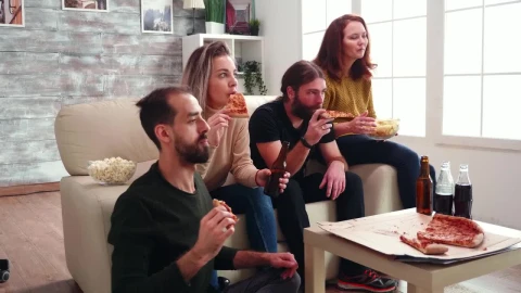 Stock Video Friends Eat Pizza And Celebrate Victory Live Wallpaper For PC - Free Live Wallpaper