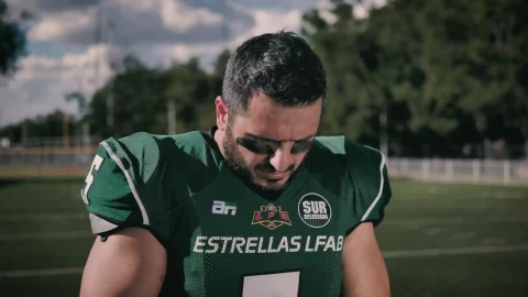 Stock Video Football Player Putting On His Gloves Live Wallpaper For PC - Free Live Wallpaper