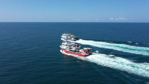 Stock Video Following Two Boats Across The Ocean Live Wallpaper For PC - Free Live Wallpaper