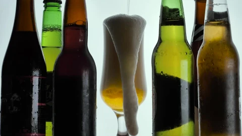 Stock Video Foamy Beer Spilling From A Glass Live Wallpaper For PC - Free Live Wallpaper