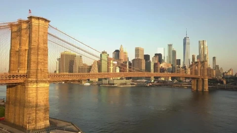 Stock Video Flying Toward The Brooklyn Bridge In New York Live Wallpaper For PC - Free Live Wallpaper
