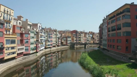 Stock Video Flying Slowly Across The River Onyar Live Wallpaper For PC - Free Live Wallpaper