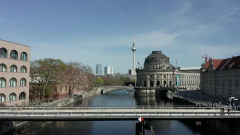 Stock Video Flying Low Over The River That Runs Through Berlin Live Wallpaper For PC - Free Live Wallpaper