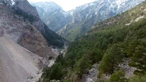 Stock Video Flight Through The Mountain Valley Live Wallpaper For PC - Free Live Wallpaper