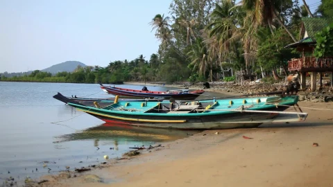 Stock Video Fishing Boats On The Beach In Thailand Live Wallpaper For PC - Free Live Wallpaper