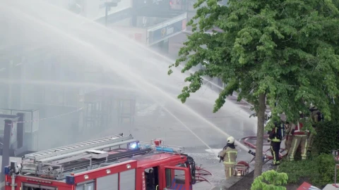 Stock Video Firefighters On The Street Shooting Water With Their Hoses Live Wallpaper For PC - Free Live Wallpaper