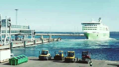 Stock Video Ferry Reversing Out Of Port Live Wallpaper For PC - Free Live Wallpaper