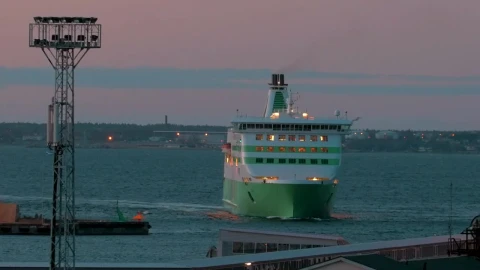 Stock Video Ferry Returning To Port Live Wallpaper For PC - Free Live Wallpaper