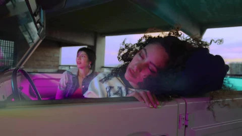 Stock Video Female Models In A Convertible Car Live Wallpaper For PC - Free Live Wallpaper