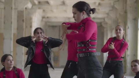 Stock Video Female Hip Hop Dancer Freestyles With Young Group Live Wallpaper For PC - Free Live Wallpaper