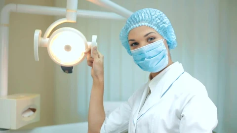 Stock Video Female Dentist Wearing Mask Portrait Live Wallpaper For PC - Free Live Wallpaper