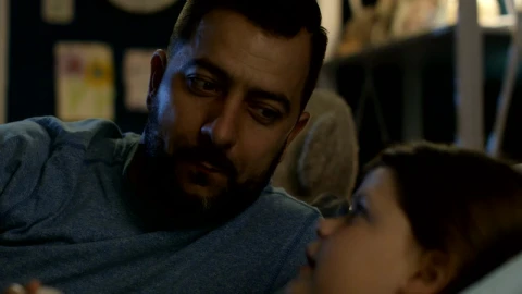 Stock Video Father Telling A Bedtime Story To His Daughter Live Wallpaper For PC - Free Live Wallpaper