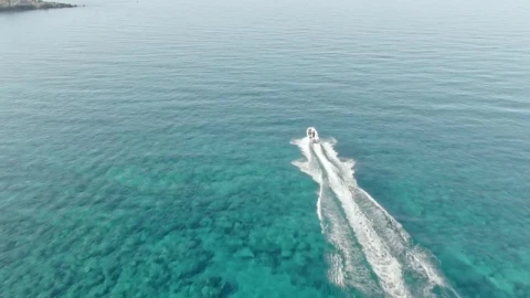 Stock Video Fast Boat Sailing Through The Sea Live Wallpaper For PC - Free Live Wallpaper
